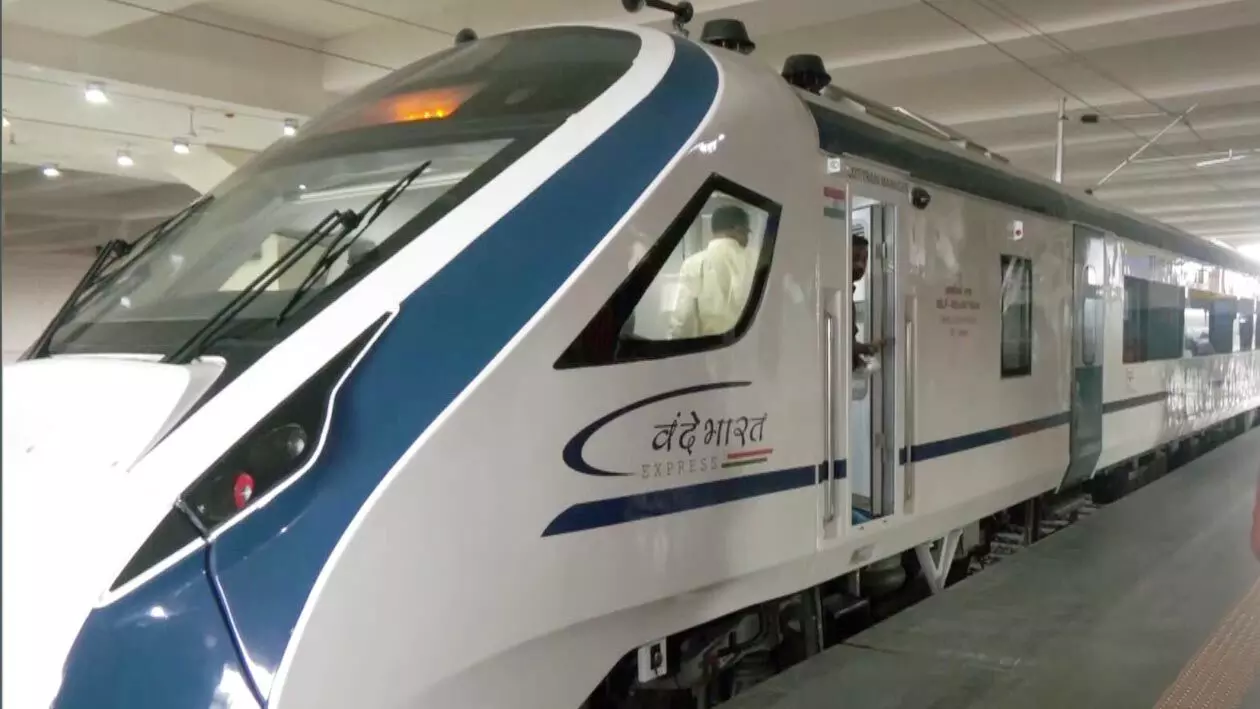 Trains passing through Raipur Railway Division are late